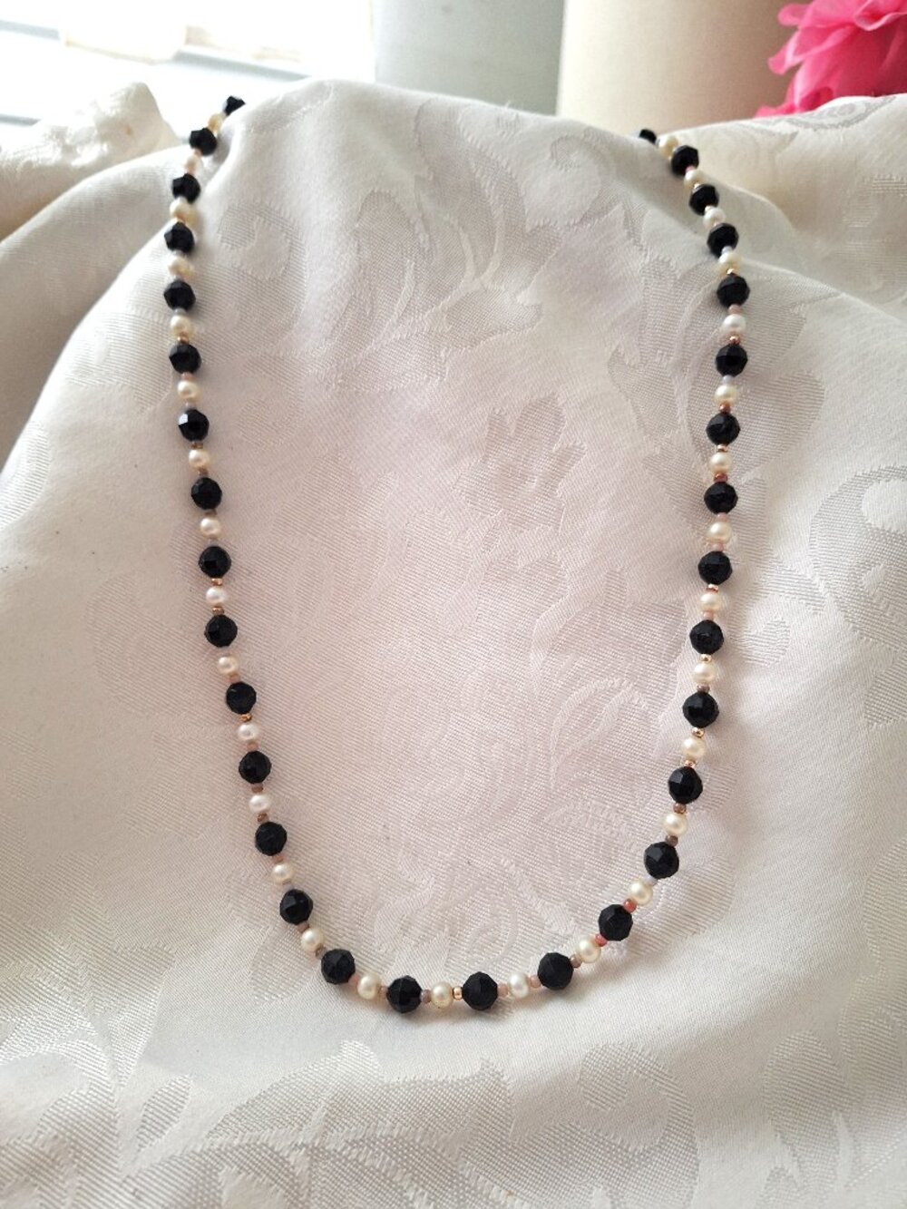 Vintage Pearl-like and Onyx-like Beaded Necklace (not real pearl/onyx)